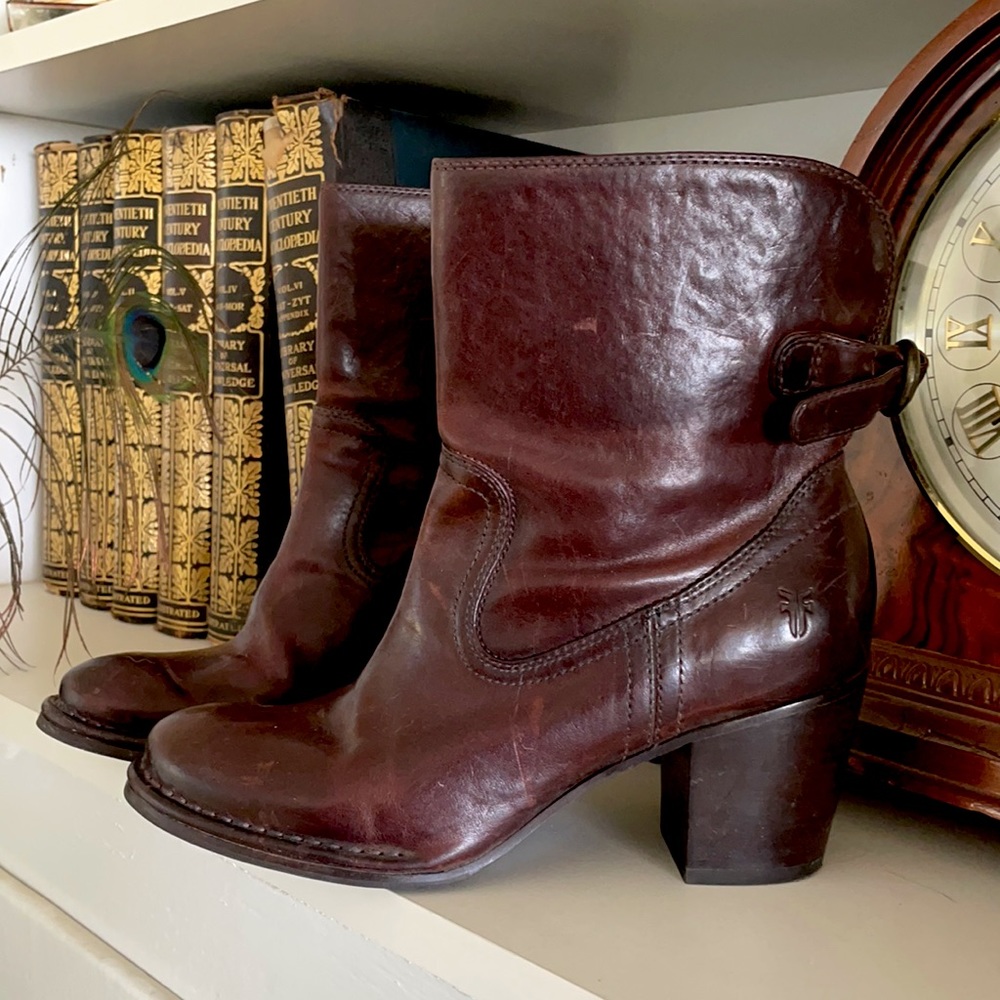 Frye Buckle Back Short Boots 🍂